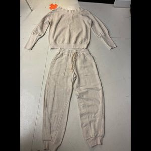 2 pc jogger set, never worn
